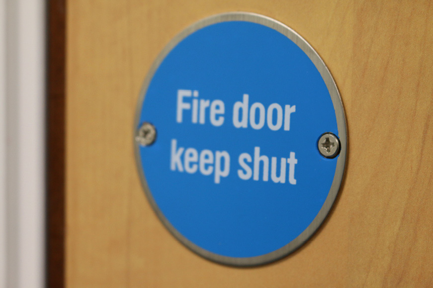 Fire door keep shut sign