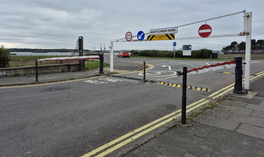 Mayflower park entrance