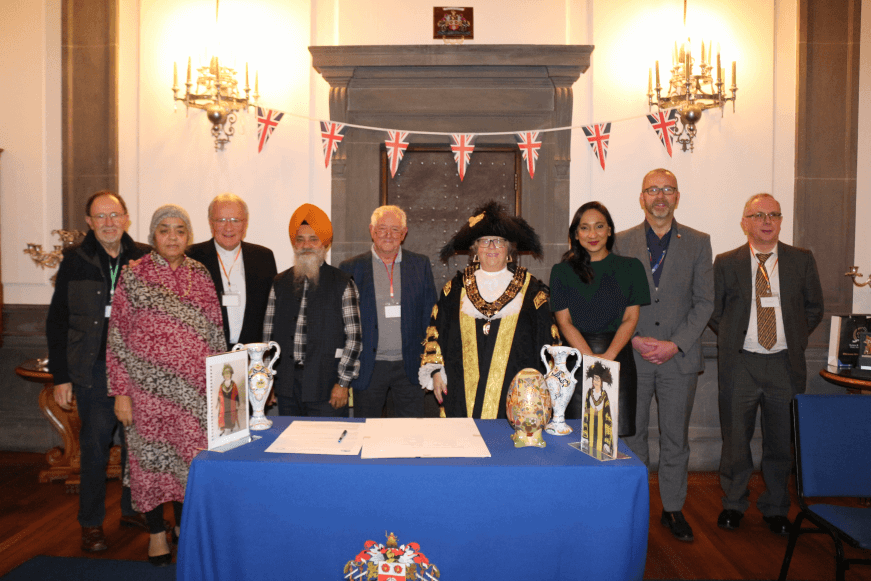 Attendees at the signing of the Faith Covenant