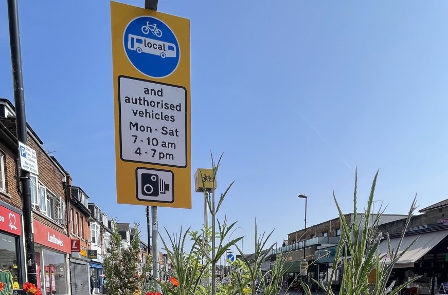 Portswood bus gate signage