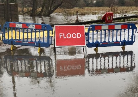 Barriers and sign saying 'Flood'